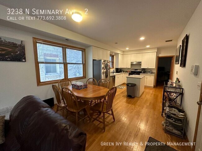 Building Photo - Spacious, Remodeled, Lakeview 2 bed/2bath!