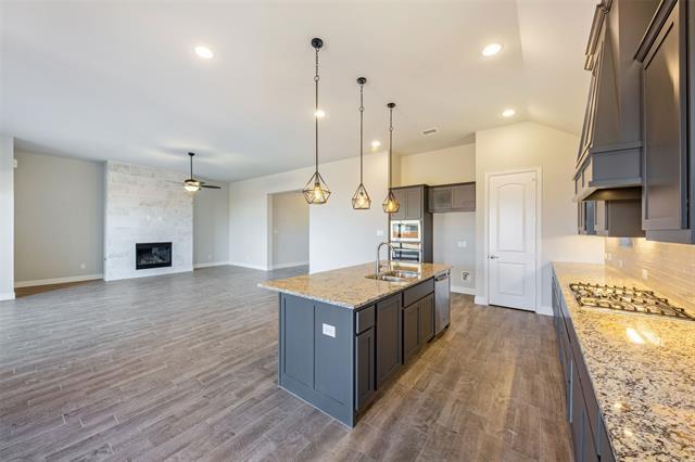 Building Photo - 2813 Carisbrooke St