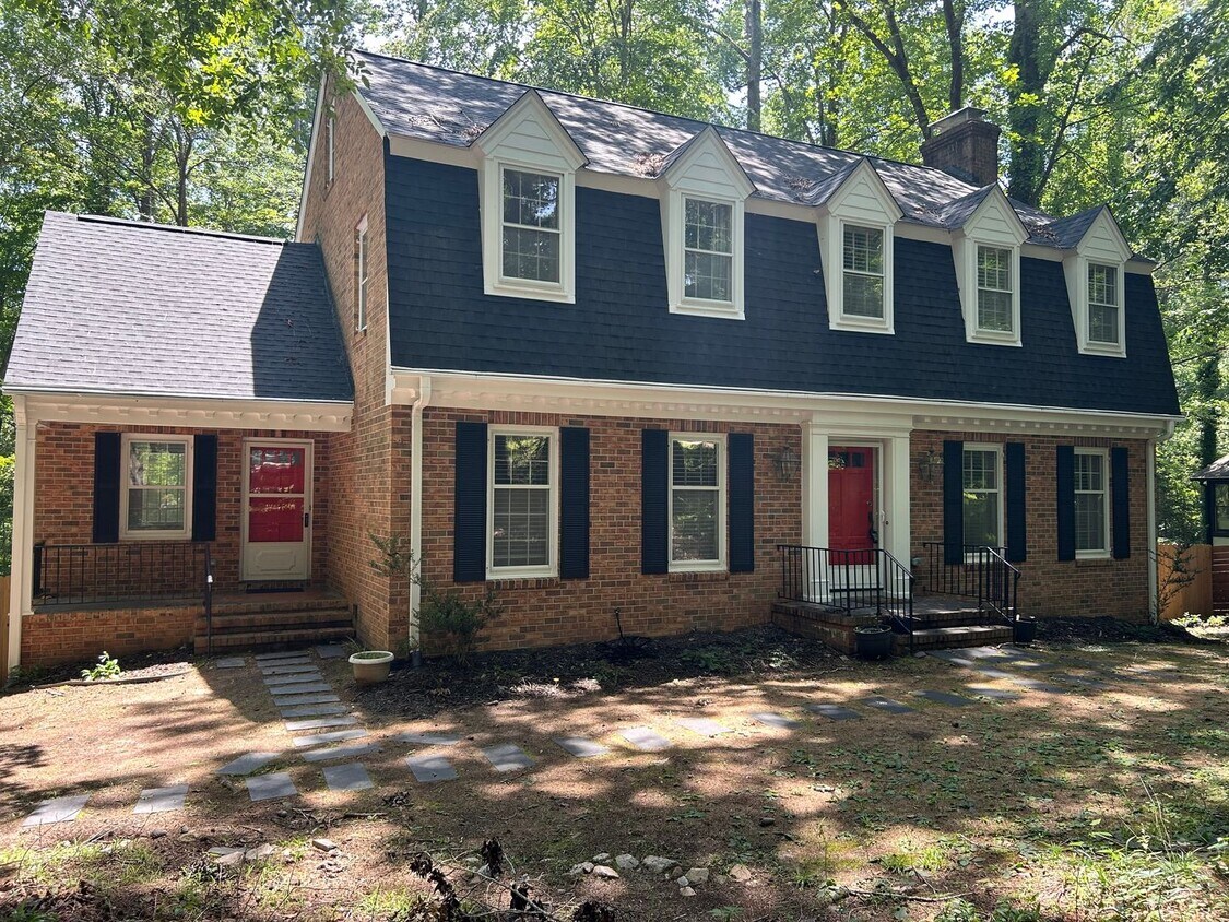 Primary Photo - 5 Bed | 3.5 Bath House in Raleigh