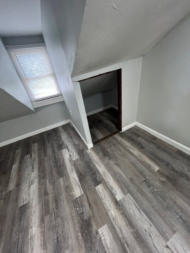 Building Photo - Single Family Home