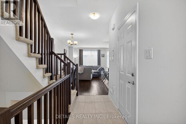 Building Photo - 124 Overberg Way