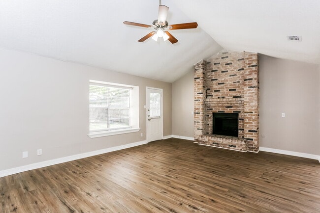 Foto del edificio - 5419 Deer Timbers Trail