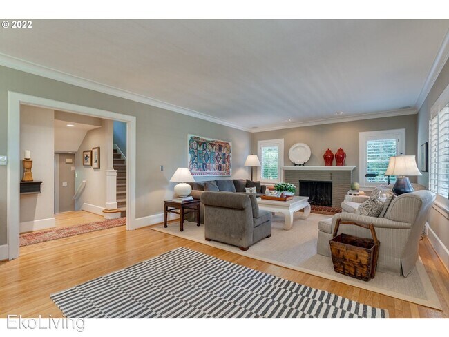Building Photo - 5 br, 3.5 bath House - 3900 SW Dosch Rd