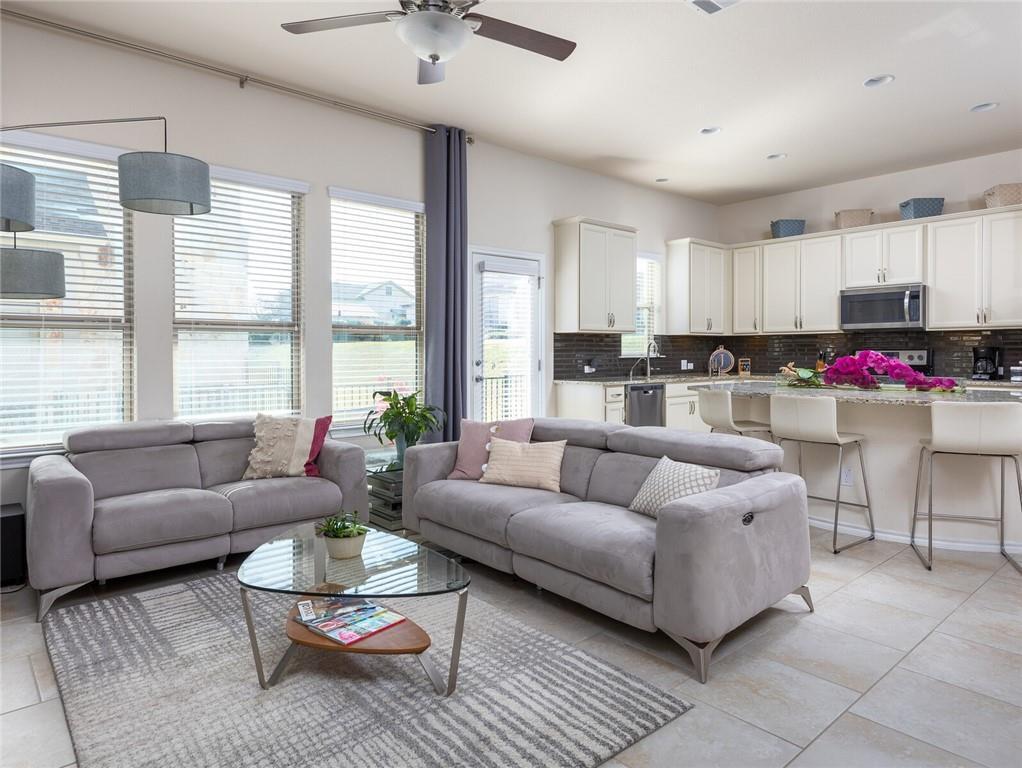 Foto principal - 2105 Town Centre Dr