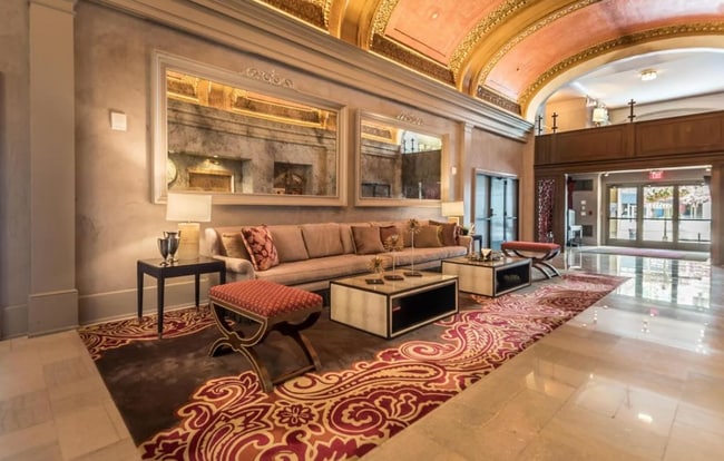 Lobby/Lounge - 51 N High St