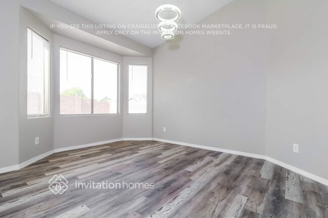 Building Photo - 12902 W Soledad St