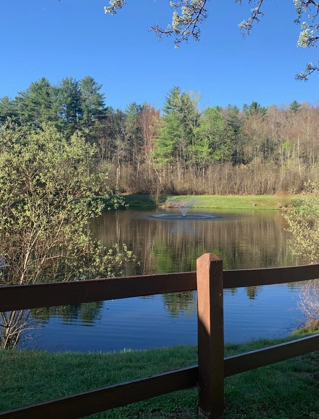 Building Photo - 61 Trotters Way