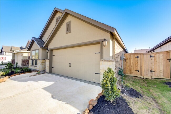 Building Photo - 30347 Tall Fescue Dr