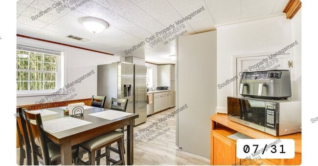 Building Photo - 709 Friendship Rd