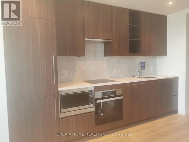 Building Photo - 85 McMahon Dr