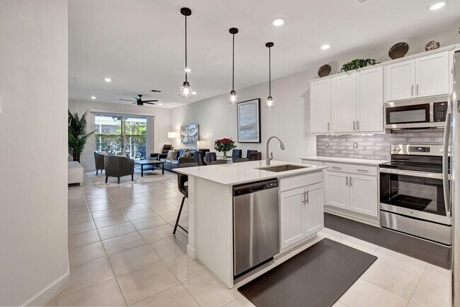 Foto del edificio - 14481 Highland Center Way