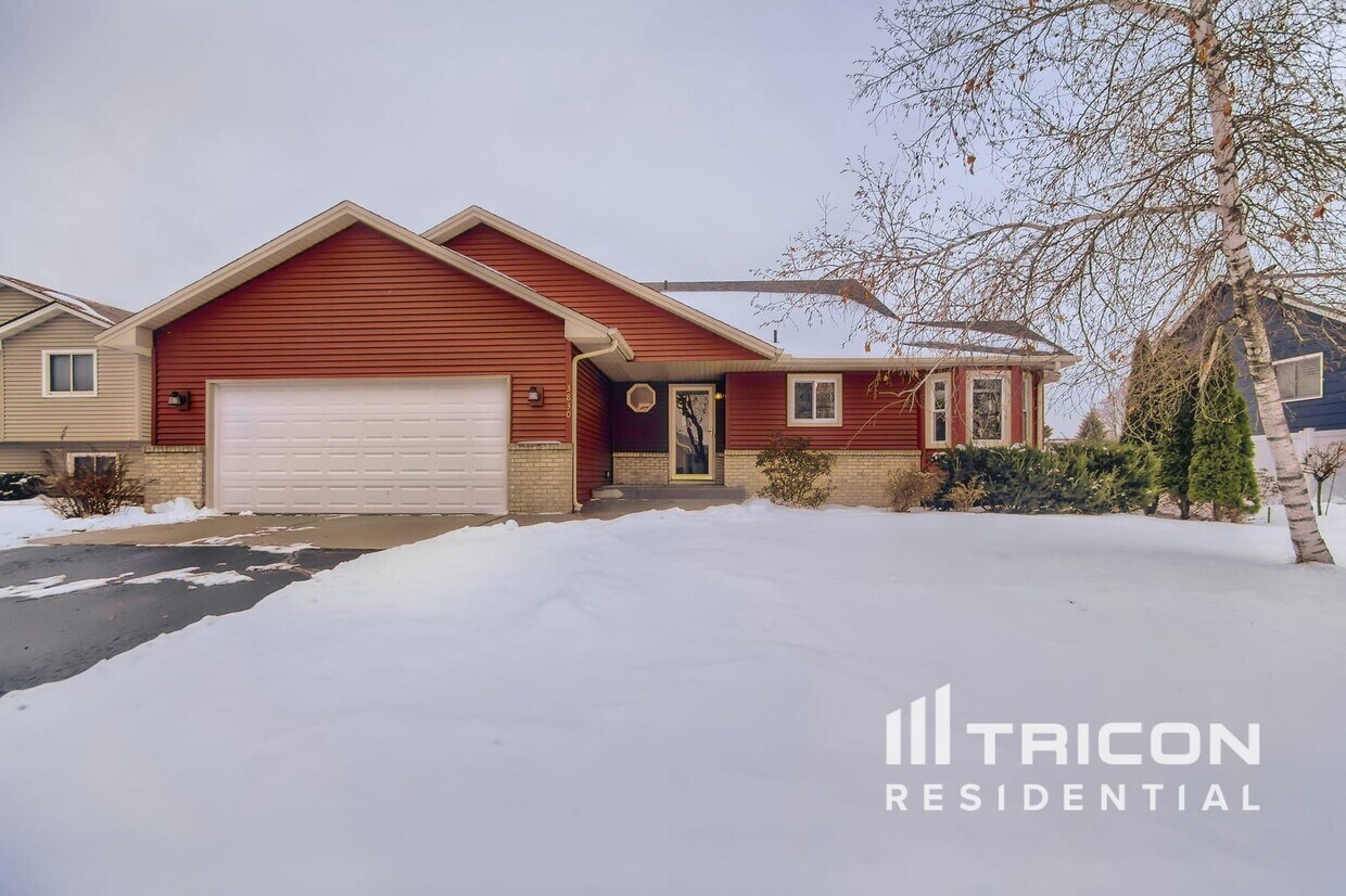 Foto del edificio - 3830 144th St W