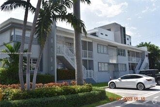 Building Photo - 9780 Bay Harbor Terrace