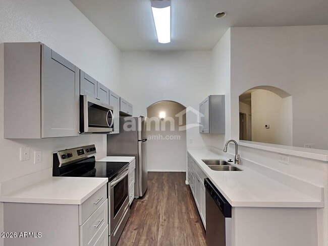 Building Photo - 3453 N Almar