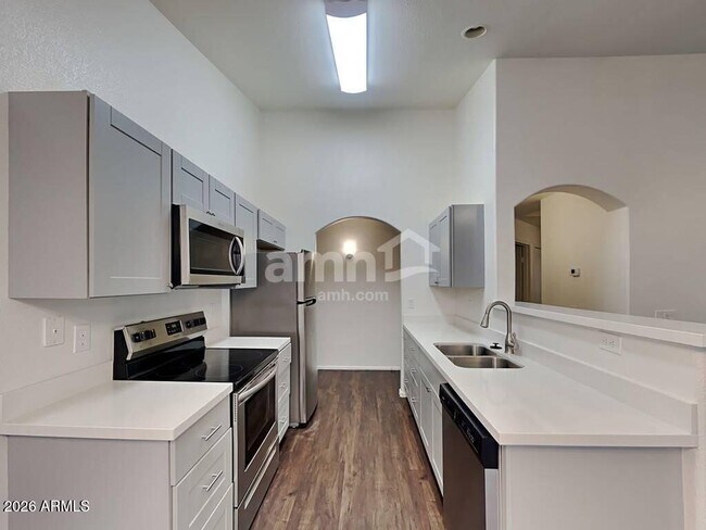 Foto del edificio - 3453 N Almar