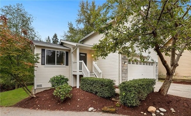 Photo - Spacious and Bright Home with 3 Bed and 2.5 Bath