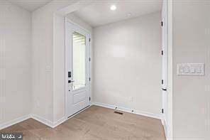 Building Photo - 72 Alroy Rd