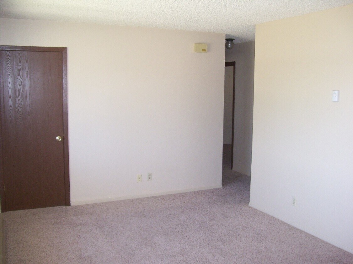 Foto del edificio - Building 5, 250-256 Applewood Ct.