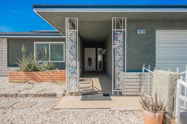 Foto del edificio - No HOA- Single story pool home