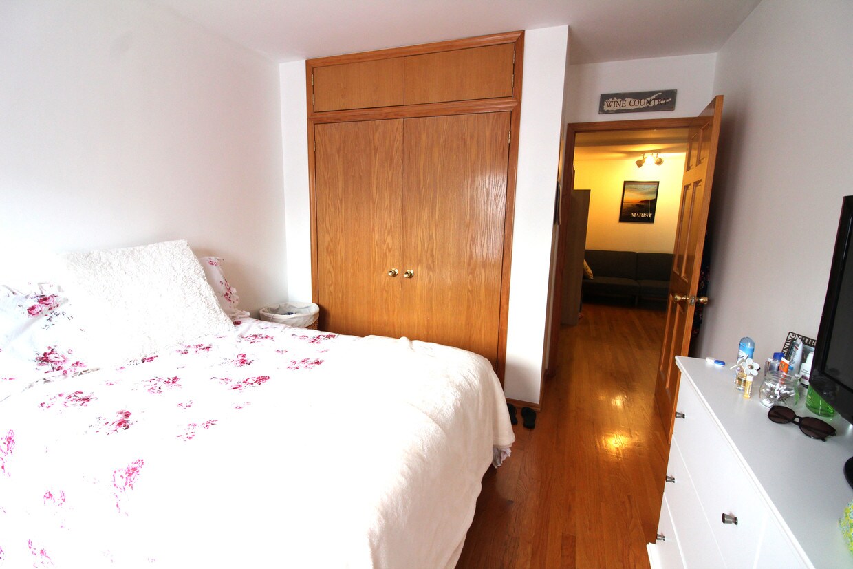 Primary Photo - 294 Eckford St