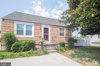 Building Photo - 20 Chester Cir