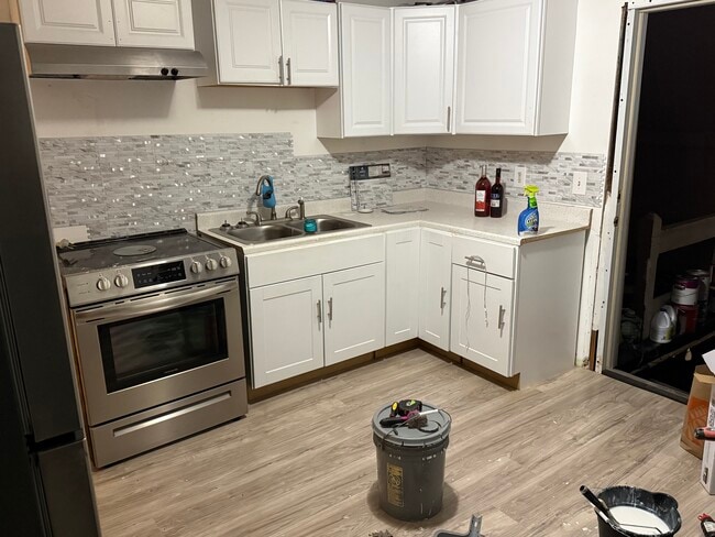 Kitchen - 13 S 1st St