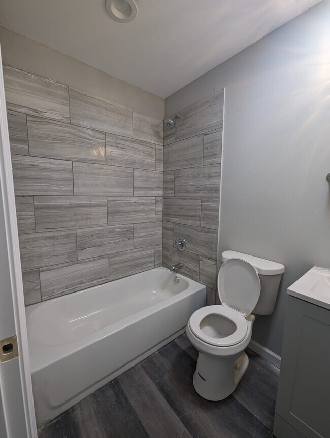 Foto del edificio - 207 River Oaks Dr