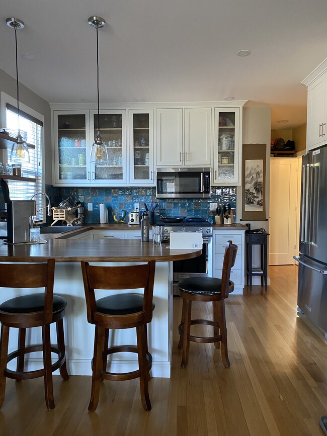 Kitchen - 3115 NE 65th Ave