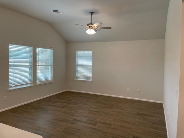 Building Photo - 425 Compass Dr