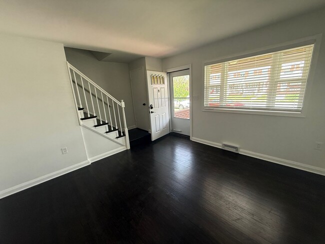Building Photo - Stunning Renovated Home in Dundalk