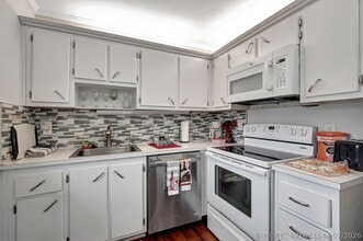 Building Photo - 288 Tuscany Ln