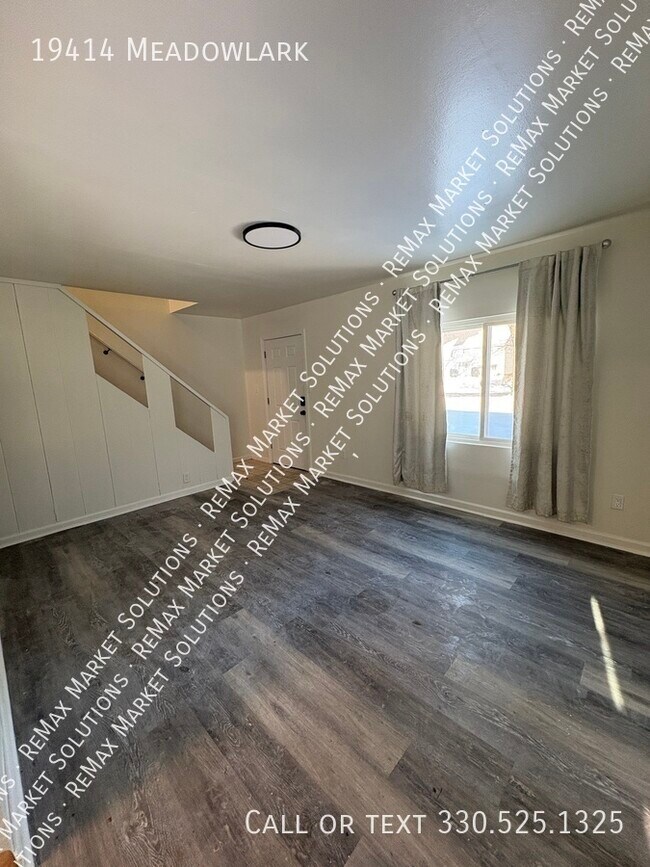 Building Photo - 19414 Meadowlark-