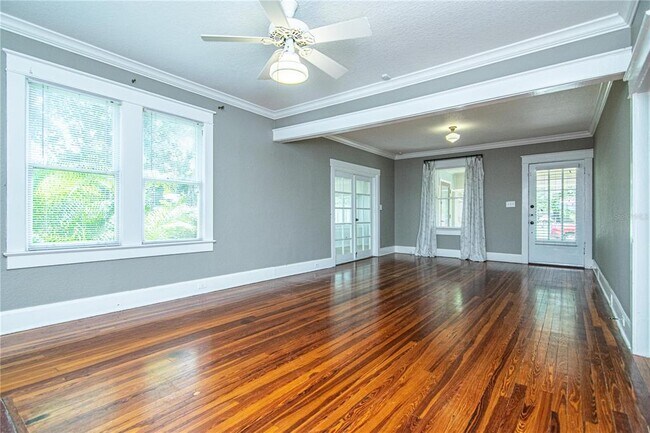 Building Photo - 310 E Idlewild Ave