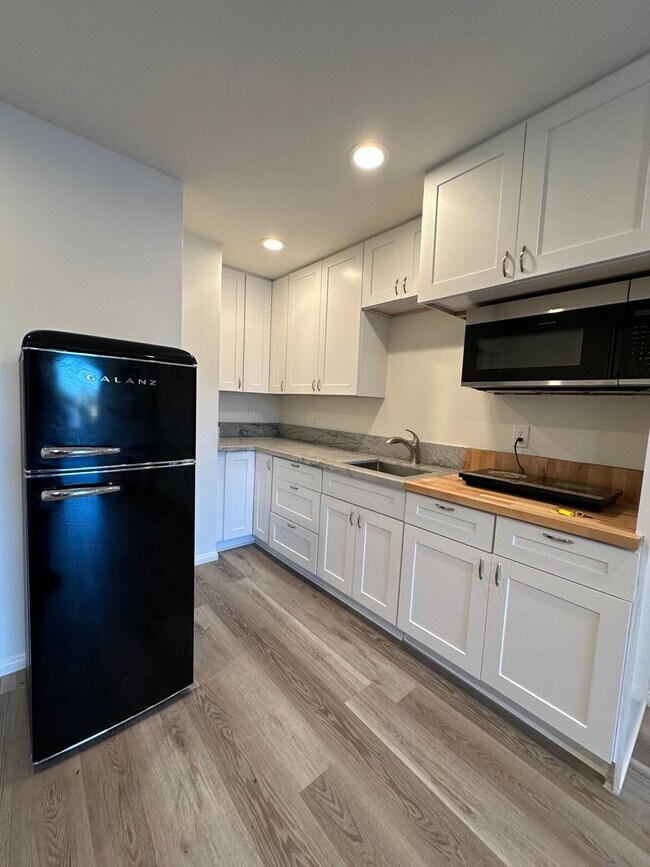 Building Photo - EGAN STREET TRIPLEX