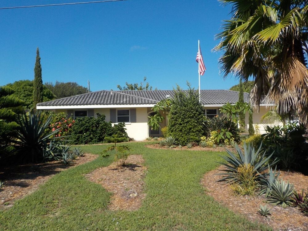 Foto principal - 329 Park Lane Dr