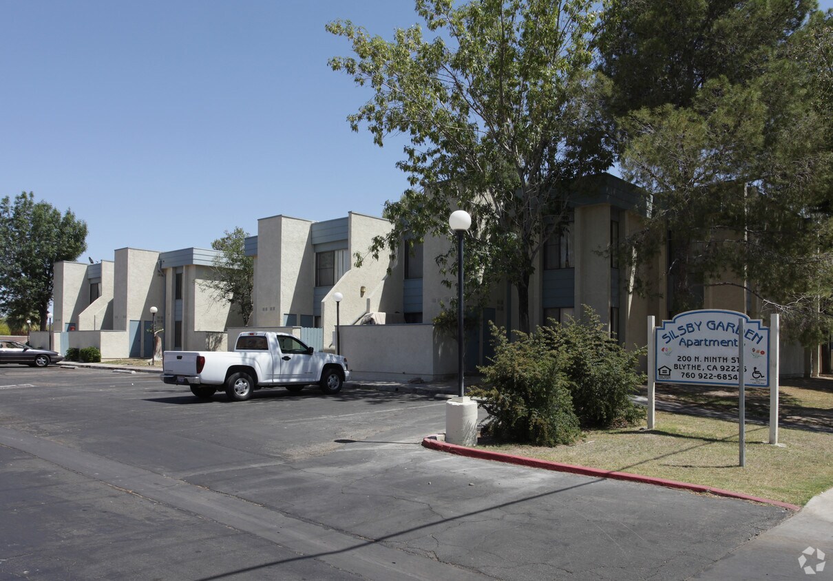 Foto principal - Silsby Garden Apartments