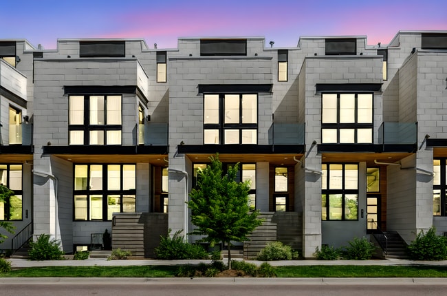 LUX 3BD, 5BA Modern Townhome Near Cherry C... - LUX 3BD, 5BA Modern Townhome Near Cherry C...