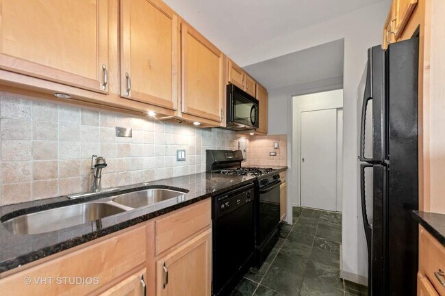 Foto del edificio - 3950 N Lake Shore Dr