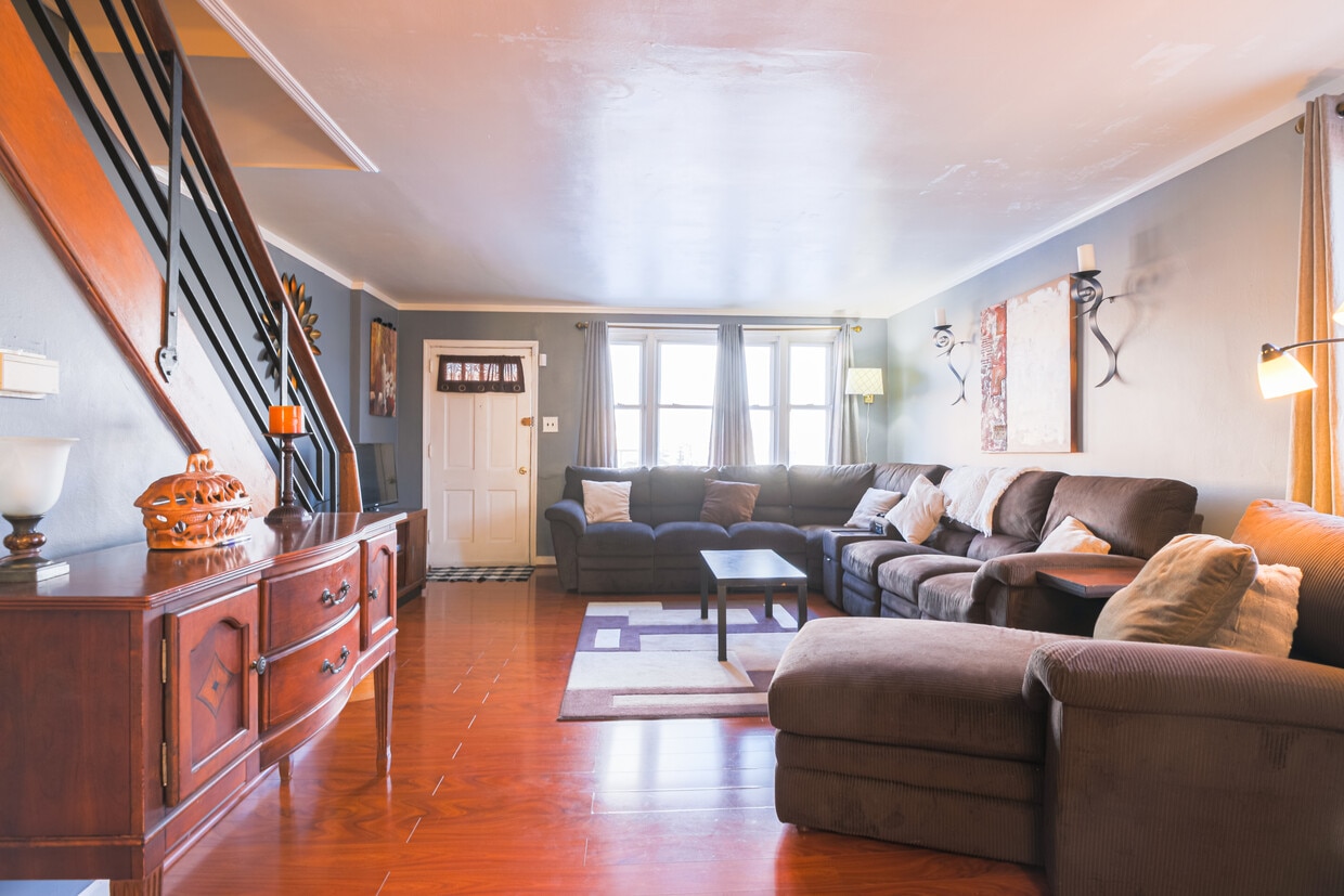 Foto principal - 960 Tyson Ave