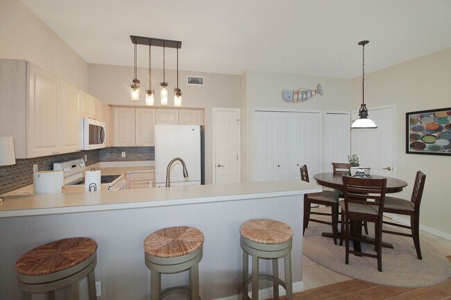 Foto del edificio - L'Pavia Annual Condo for Rent