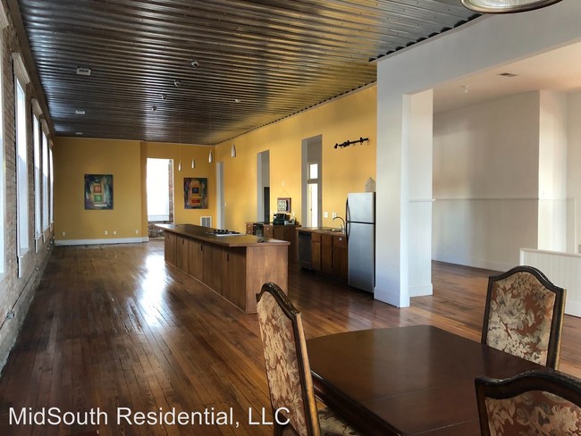 Foto del edificio - 2 br, 1.5 bath House - 109B W. Pleasant