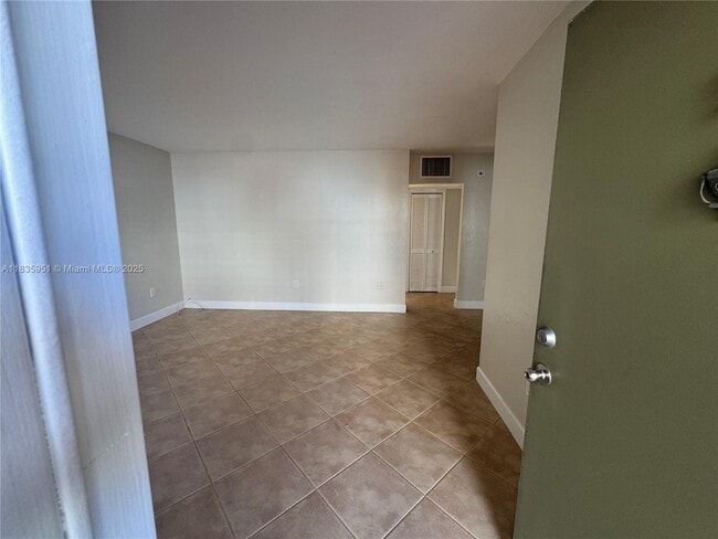 Building Photo - 115 Calabria Ave