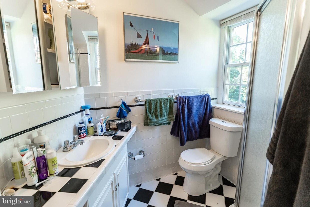 Foto principal - 4220 50th St NW