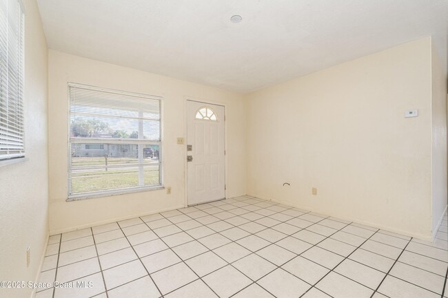 Foto del edificio - 557 Cox St