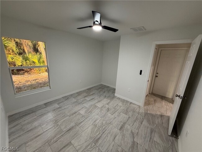 Foto del edificio - 447 Camrose St