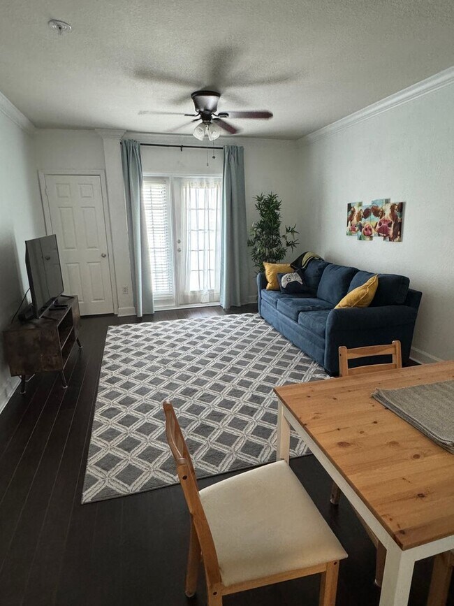 Foto del edificio - 6th Floor Beautiful One Bedroom in Downtow...