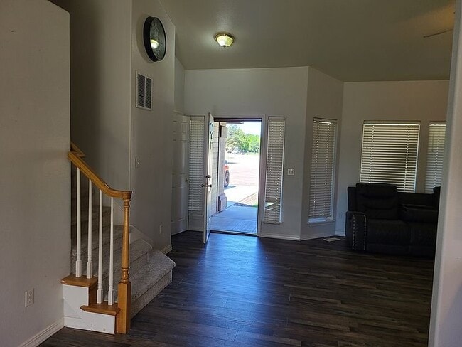 Building Photo - 2262 N Aronmink Way