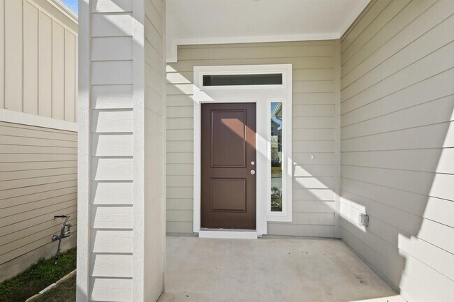 Building Photo - 11102 El Capitan Dr
