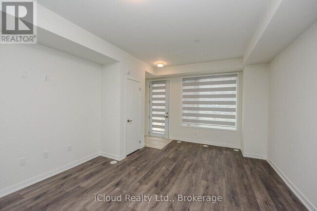 Photo du bâtiment - 3425 Ridgeway Dr