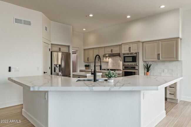 Foto del edificio - 13761 E Lupine Ave